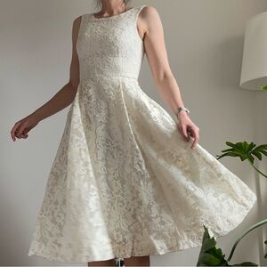 Pink Tartan Made in 🇨🇦 Ivory Lace Sleeveless Fit-and-Flare Midi Dress Size 4